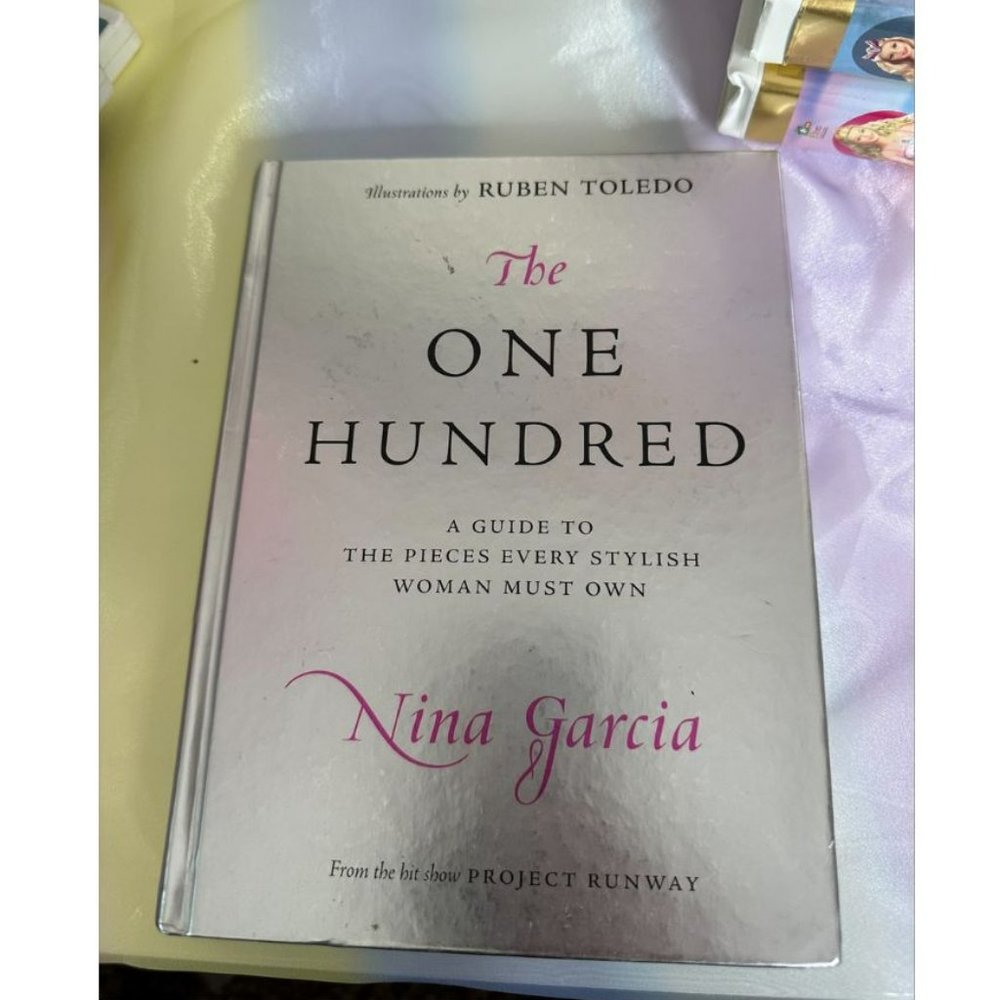 THE‎ ONE HUNDRED BOOK